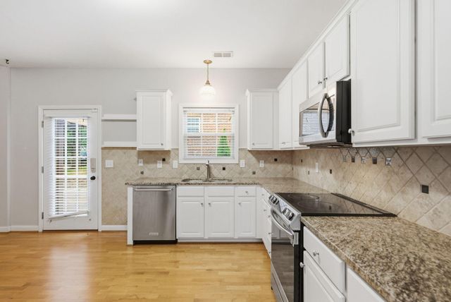 2784 Red Leaf Drive, Lexington, KY 40509