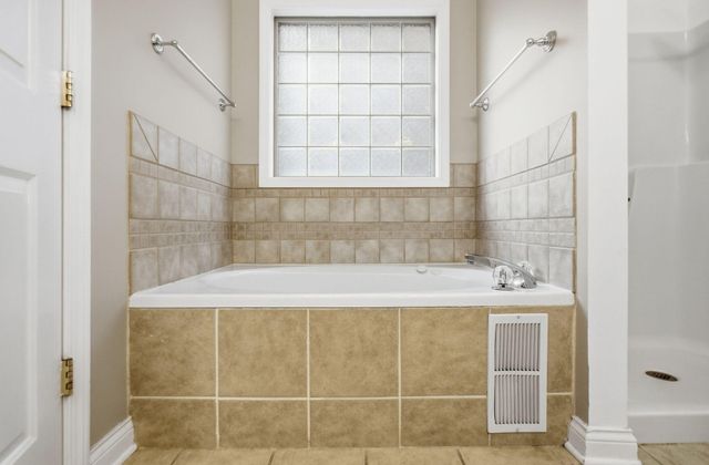 2784 Red Leaf Drive, Lexington, KY 40509