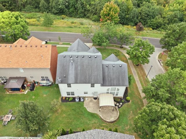 2784 Red Leaf Drive, Lexington, KY 40509