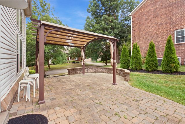 2784 Red Leaf Drive, Lexington, KY 40509