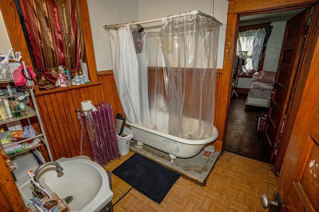 1051 Hudson Road, Saint Paul, MN 55106