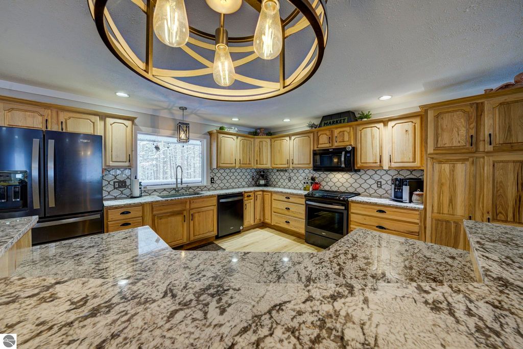 Image 10 of property listing at 16355 Hunt Club Road, Lake Ann, MI 49650