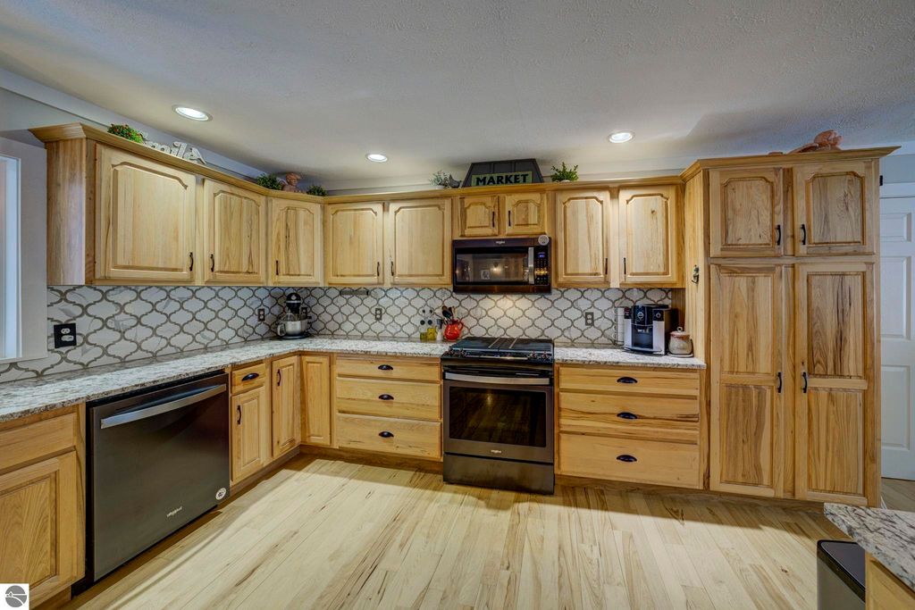 Image 11 of property listing at 16355 Hunt Club Road, Lake Ann, MI 49650