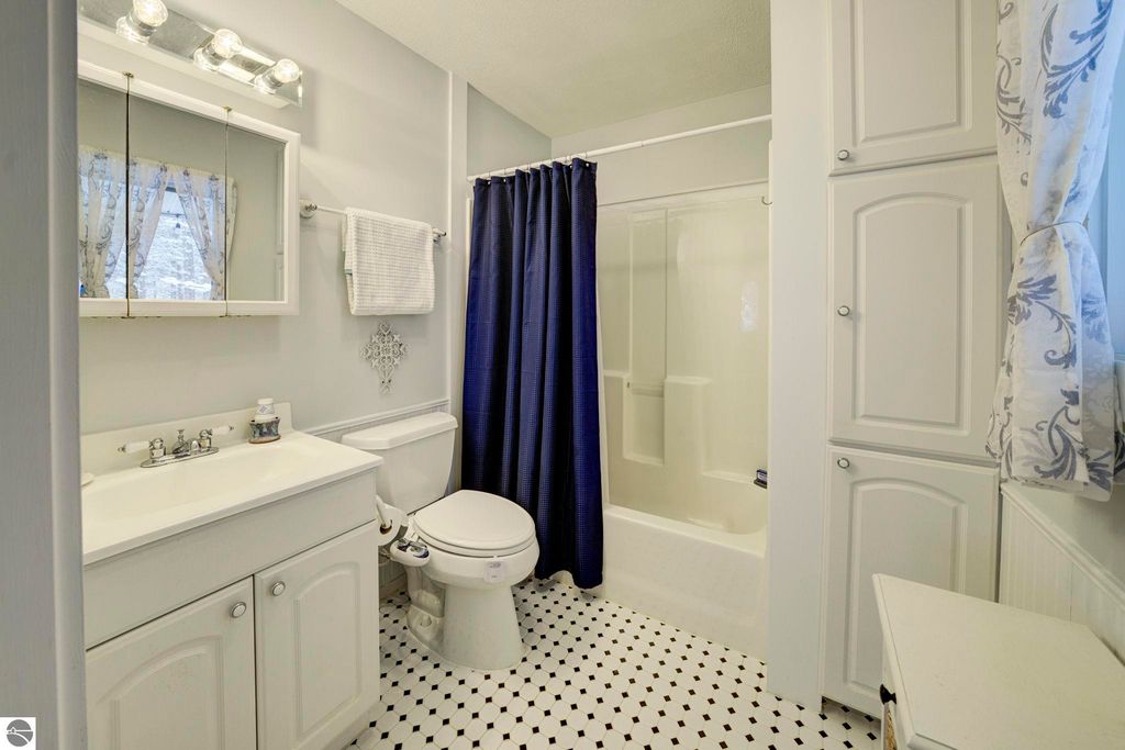 Image 35 of property listing at 16355 Hunt Club Road, Lake Ann, MI 49650