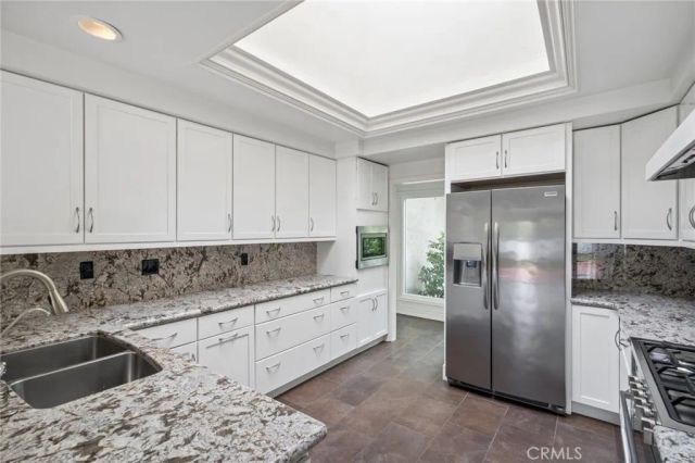 17 Pinehurst, Newport Beach, CA 92660