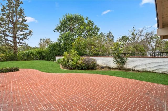 17 Pinehurst, Newport Beach, CA 92660