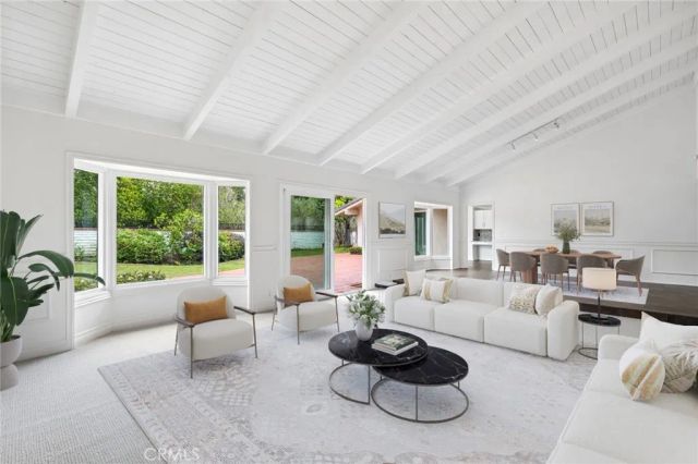 17 Pinehurst, Newport Beach, CA 92660