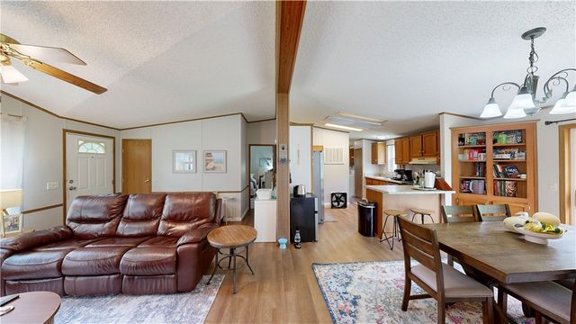 1833 S Hanshew Road, Fayetteville, AR 72701