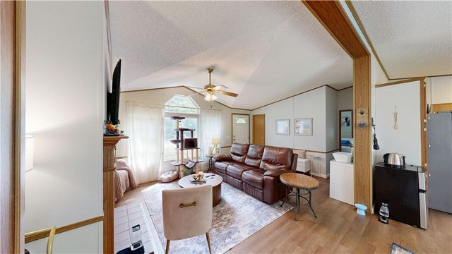 1833 S Hanshew Road, Fayetteville, AR 72701