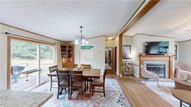 1833 S Hanshew Road, Fayetteville, AR 72701