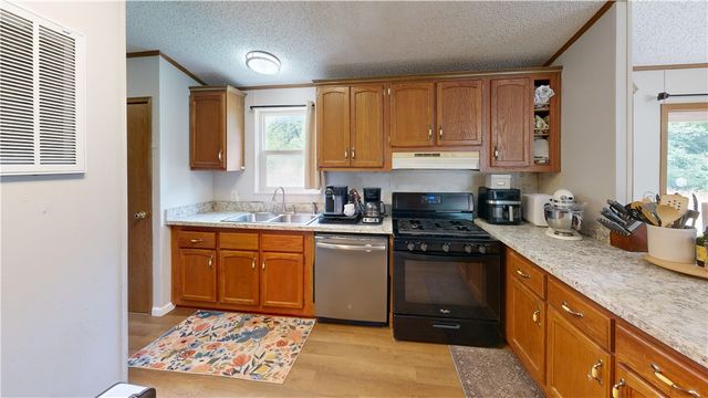 1833 S Hanshew Road, Fayetteville, AR 72701