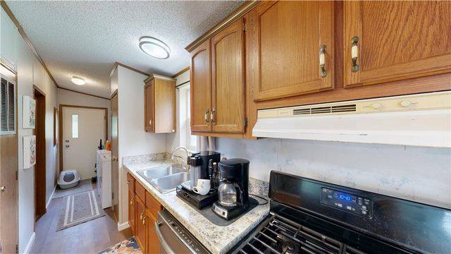 1833 S Hanshew Road, Fayetteville, AR 72701