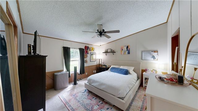 1833 S Hanshew Road, Fayetteville, AR 72701