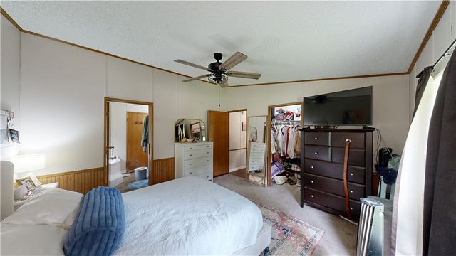 1833 S Hanshew Road, Fayetteville, AR 72701