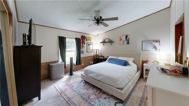 1833 S Hanshew Road, Fayetteville, AR 72701