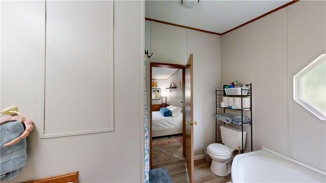1833 S Hanshew Road, Fayetteville, AR 72701
