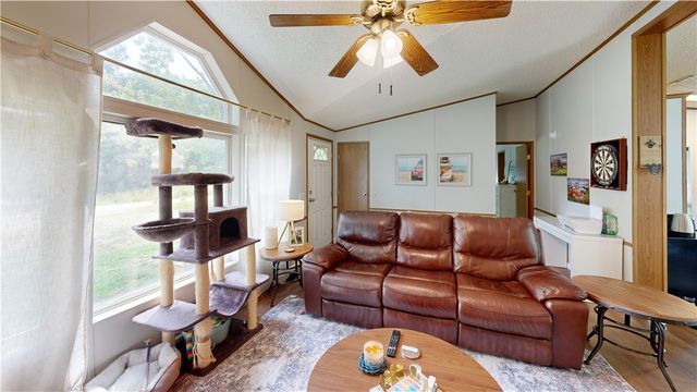 1833 S Hanshew Road, Fayetteville, AR 72701