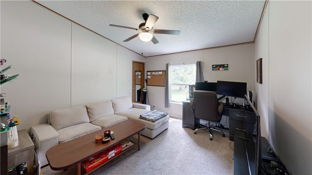 1833 S Hanshew Road, Fayetteville, AR 72701