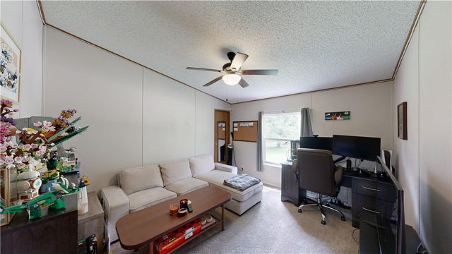 1833 S Hanshew Road, Fayetteville, AR 72701