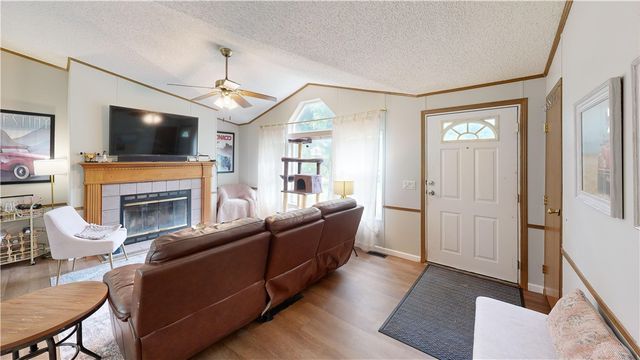 1833 S Hanshew Road, Fayetteville, AR 72701