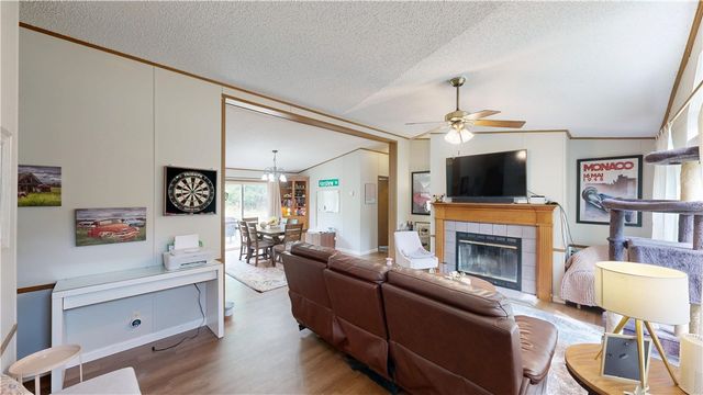 1833 S Hanshew Road, Fayetteville, AR 72701