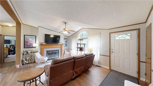 1833 S Hanshew Road, Fayetteville, AR 72701