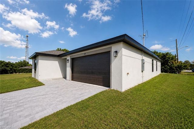 4310 5th ST SW, Lehigh Acres, FL 33976