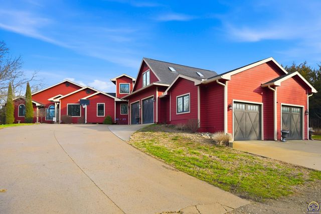 6016 NE Olympia ST, Topeka, KS 66617