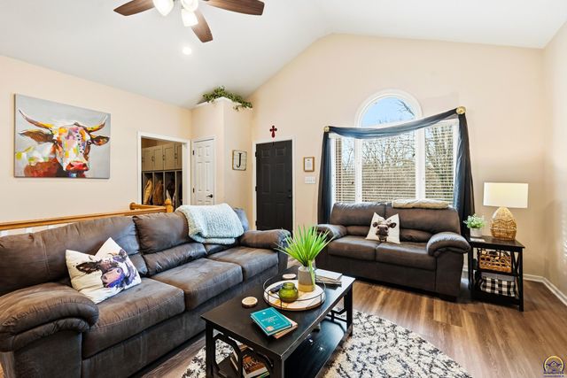 6016 NE Olympia ST, Topeka, KS 66617