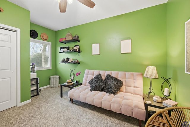 6016 NE Olympia ST, Topeka, KS 66617