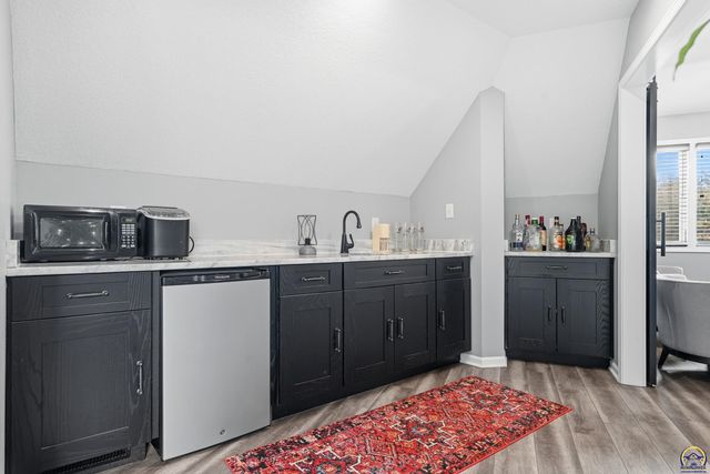 6016 NE Olympia ST, Topeka, KS 66617