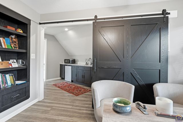 6016 NE Olympia ST, Topeka, KS 66617