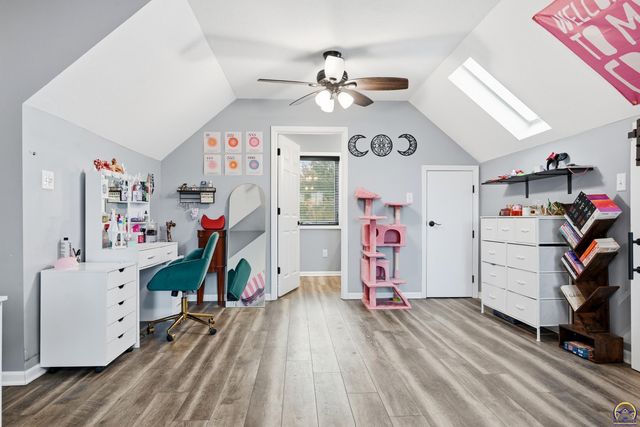 6016 NE Olympia ST, Topeka, KS 66617