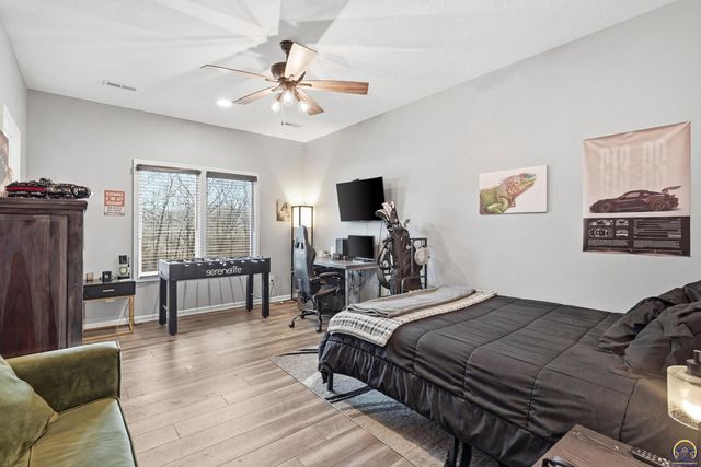 6016 NE Olympia ST, Topeka, KS 66617