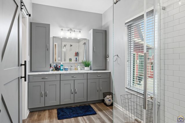 6016 NE Olympia ST, Topeka, KS 66617