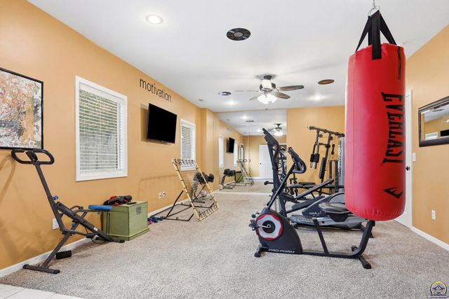 6016 NE Olympia ST, Topeka, KS 66617