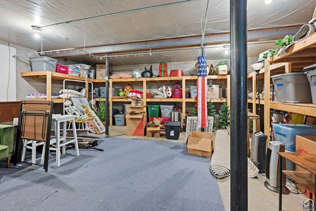 6016 NE Olympia ST, Topeka, KS 66617