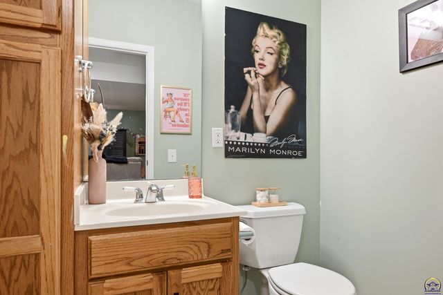 6016 NE Olympia ST, Topeka, KS 66617