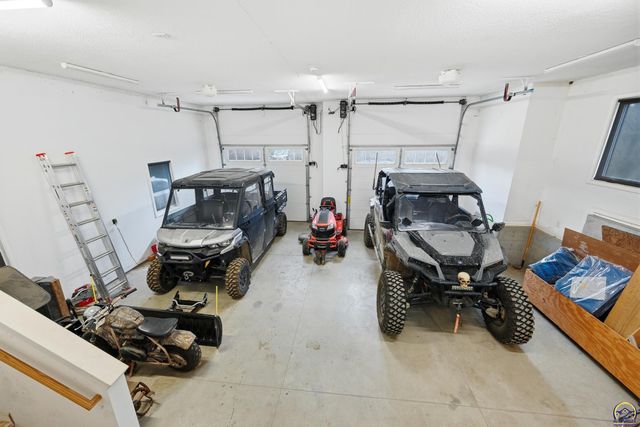 6016 NE Olympia ST, Topeka, KS 66617