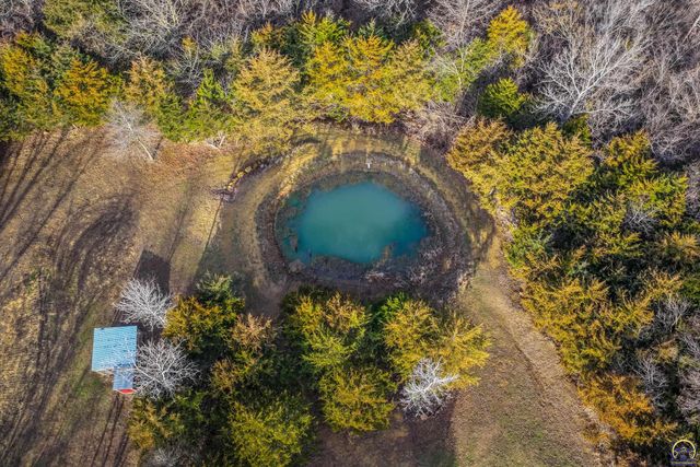 6016 NE Olympia ST, Topeka, KS 66617