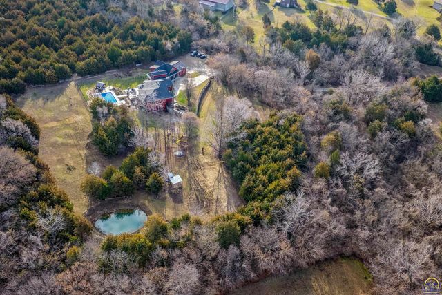 6016 NE Olympia ST, Topeka, KS 66617