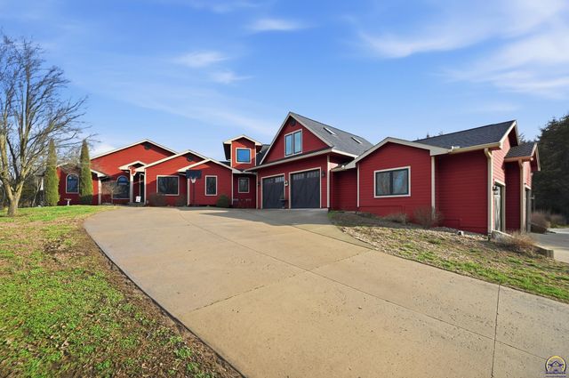 6016 NE Olympia ST, Topeka, KS 66617