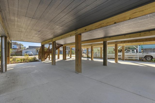 214 S Y Street, La Porte, TX 77571