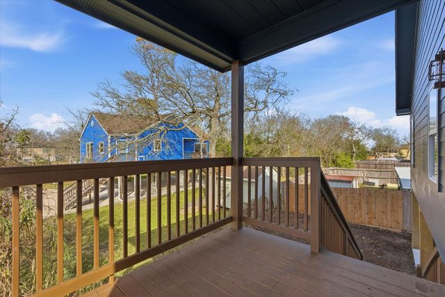 214 S Y Street, La Porte, TX 77571