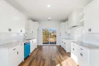 214 S Y Street, La Porte, TX 77571