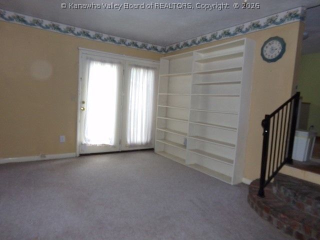 786 Sleepy Creek Road, Hurricane, WV 25526