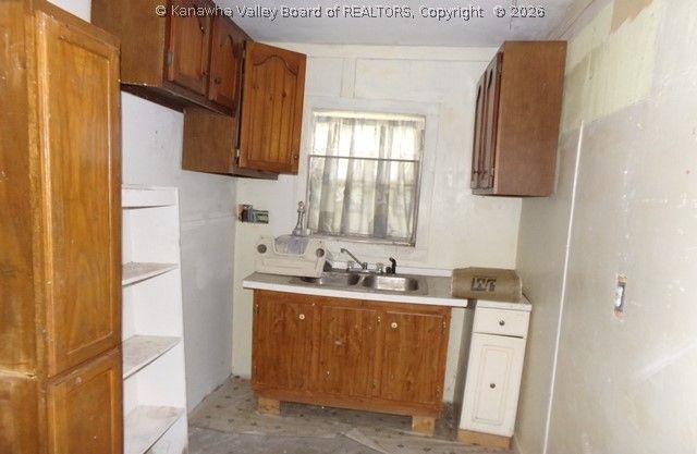 786 Sleepy Creek Road, Hurricane, WV 25526