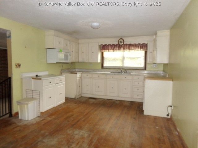 786 Sleepy Creek Road, Hurricane, WV 25526