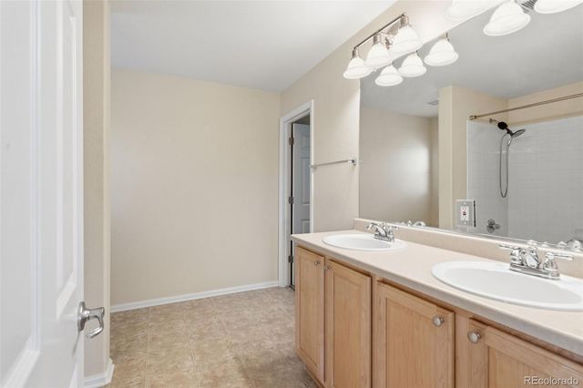 11899 Oak Hill Way B, Commerce City, CO 80640