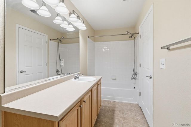 11899 Oak Hill Way B, Commerce City, CO 80640